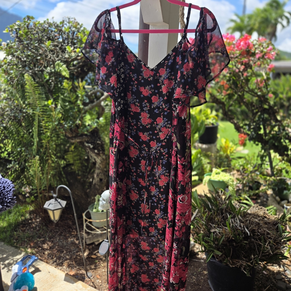 Floral Off-Shoulder Maxi Dress in Black and Red